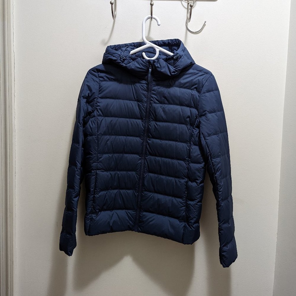Uniqlo light down water-repellent jacket (brand new)